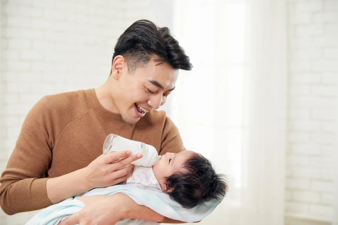 不可忽视的“他带娃”，奶爸消费加速品类迭代创新