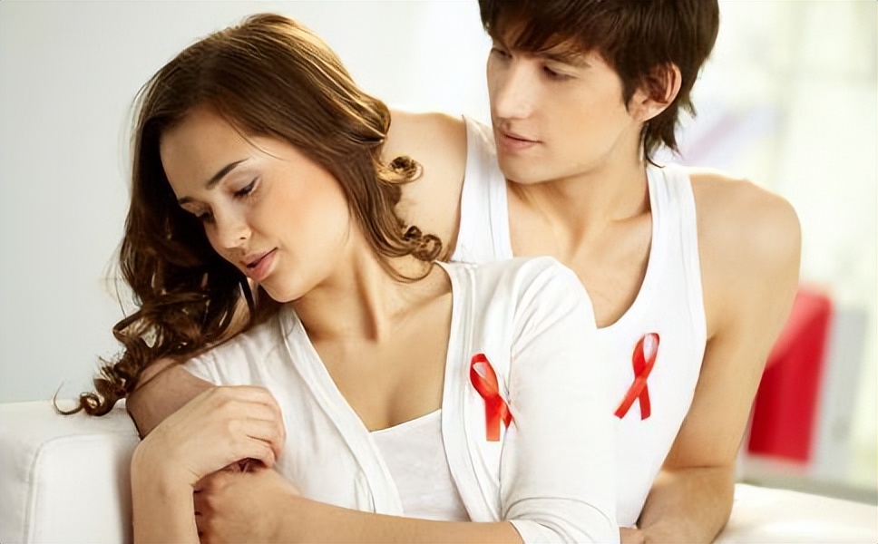 艾滋病逐渐呈“两头翘”趋势？忠告：预防艾滋病，3件事尽量少做