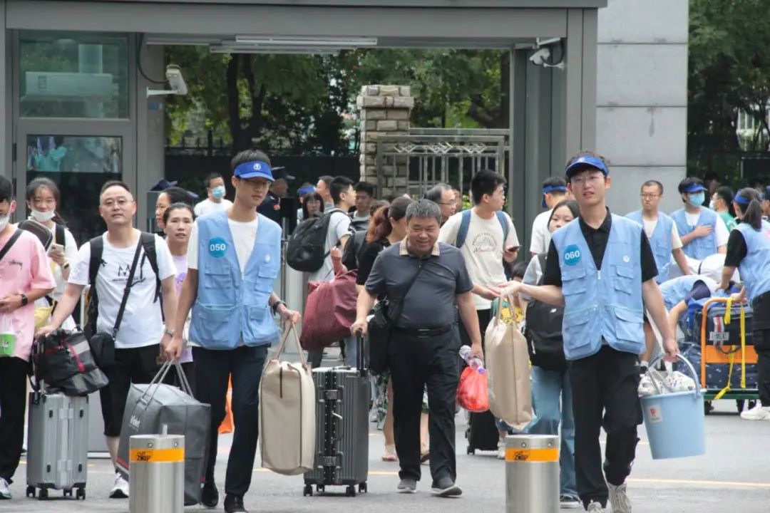 新鲜满格！首医迎来2023级小萌新们