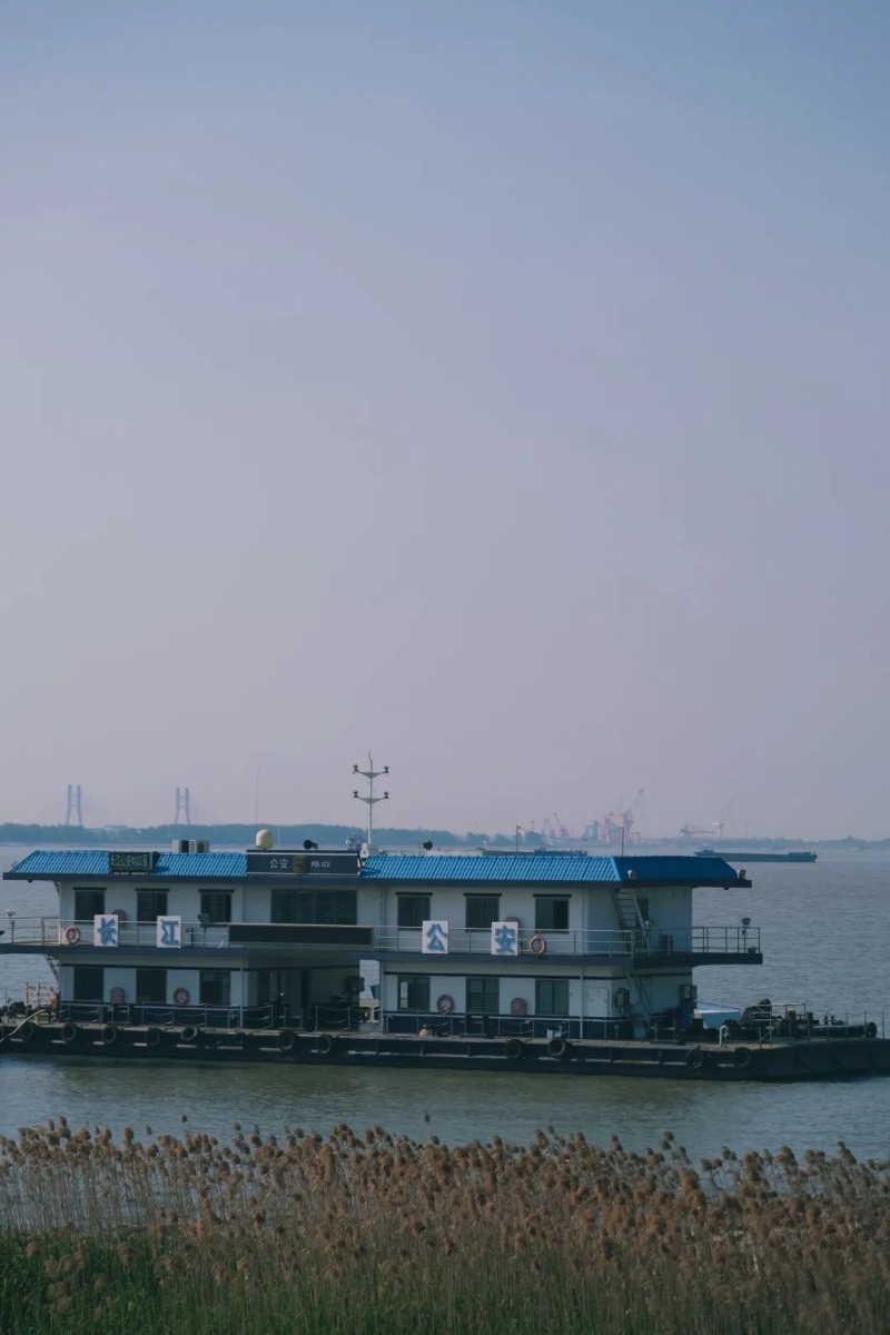 《张家港》，一部自带热度的电影