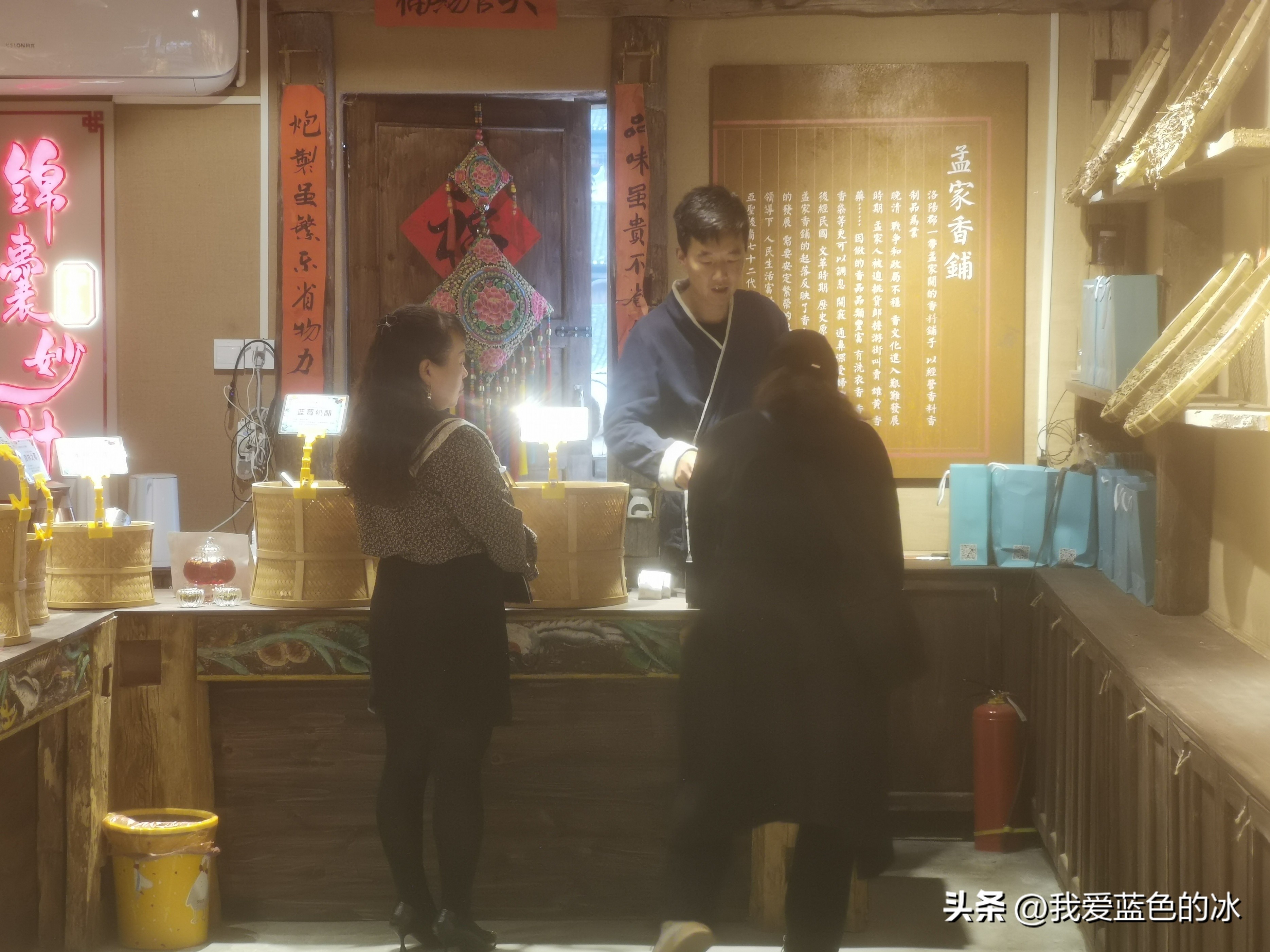 刘晓庆特色米豆腐,漫步在这个不起眼的小镇完整版