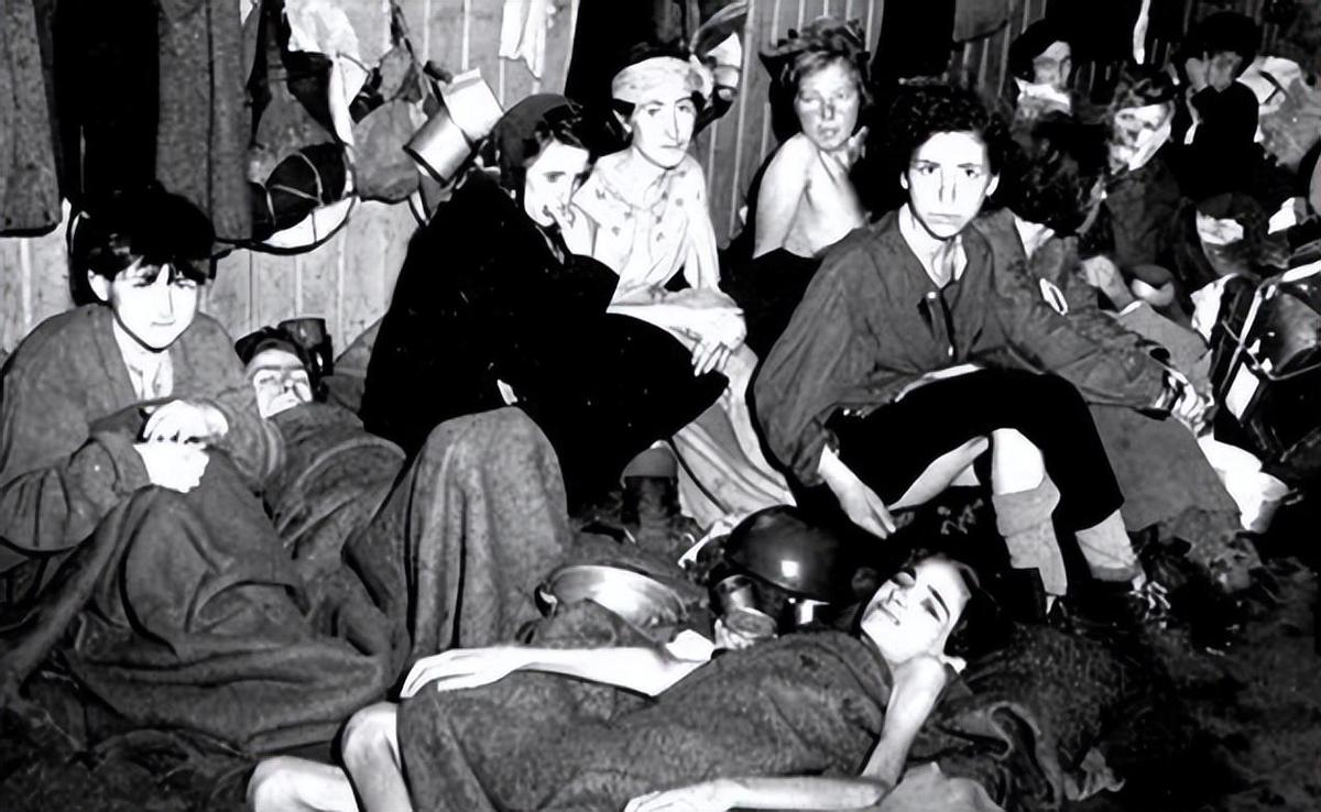 纳粹德国屠杀犹太女人,变态纳粹