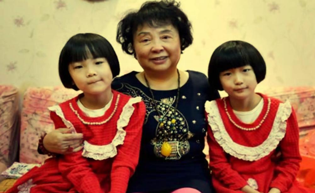 盛海琳丧女10年,74岁盛海琳母女3人近来照片