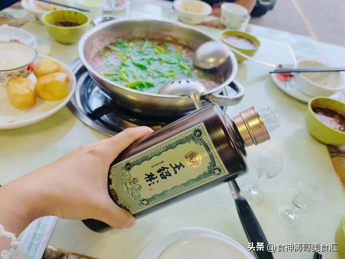 现在直播白酒怎么那么便宜 (直播卖的白酒怎么那么便宜呢)
