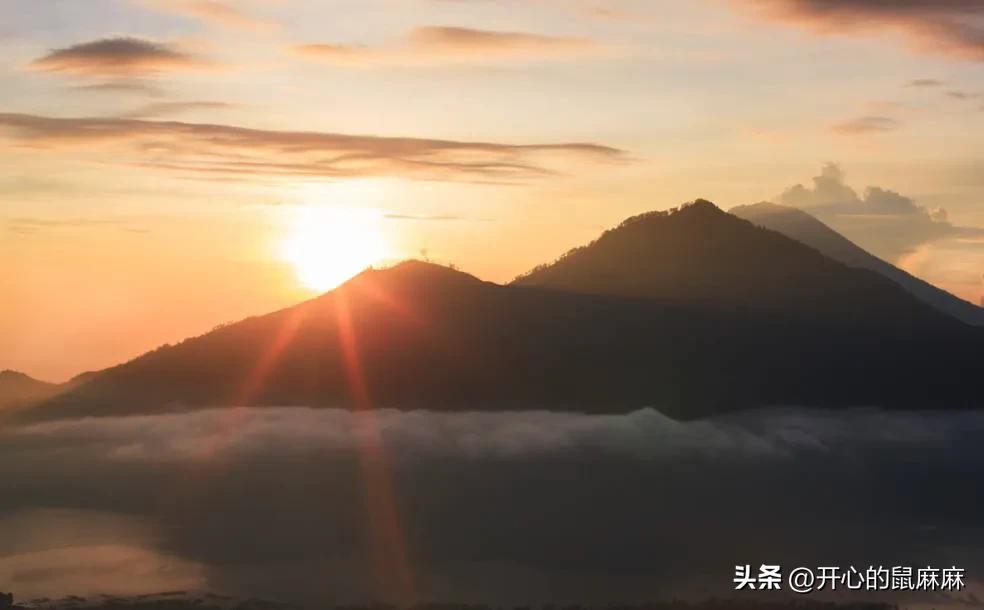巴厘岛人间仙境浪花,巴厘岛高耸入云的山峰
