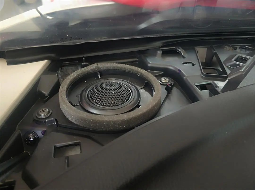 流连忘返，畅听所爱，马自达昂克赛拉升级德国喜力士F62C音响