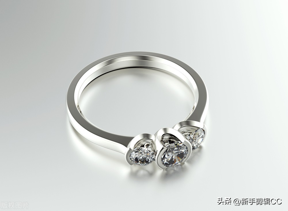 在周大福买到有裂痕的钻戒怎么办,在周大福买一个金戒指要多少钱