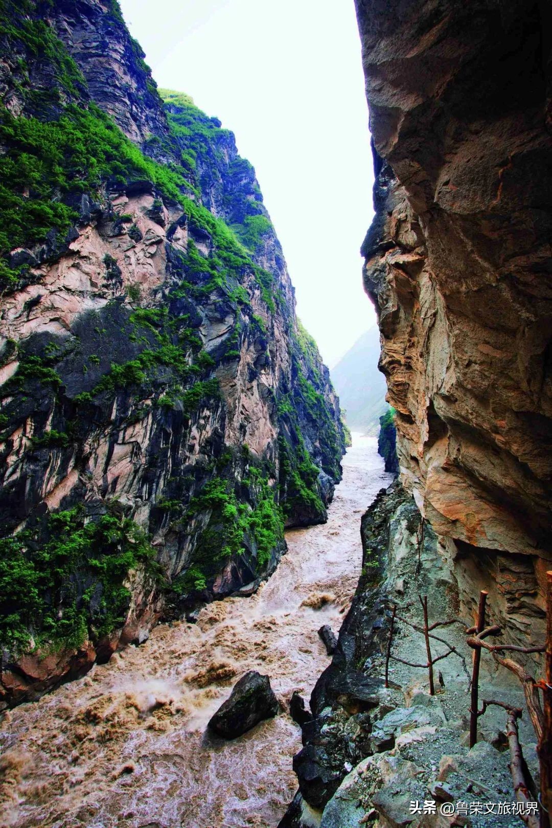 世界经典徒步线路,世界经典徒步线路虎跳峡