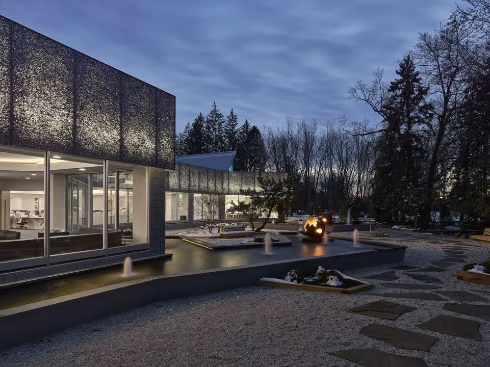 泡沫铝夜间效果图片,泡沫铝透光效果图