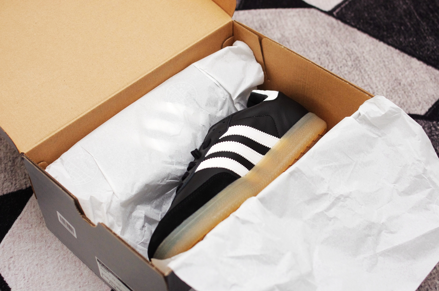 阿迪达斯擦鞋神器,阿迪单车鞋