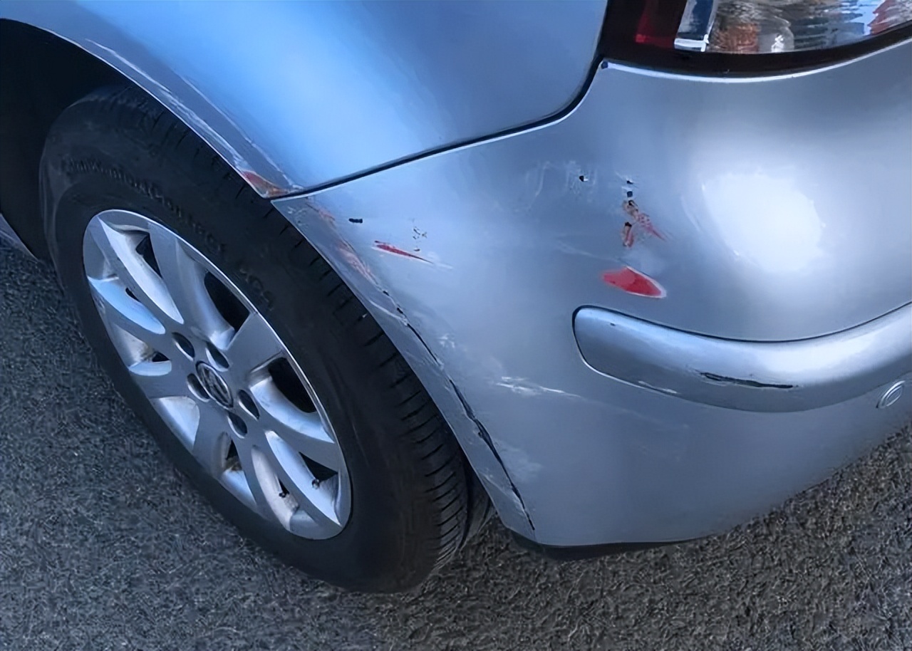 停车被刮蹭找不到肇事者怎么办,私家车停放楼下被划怎么办