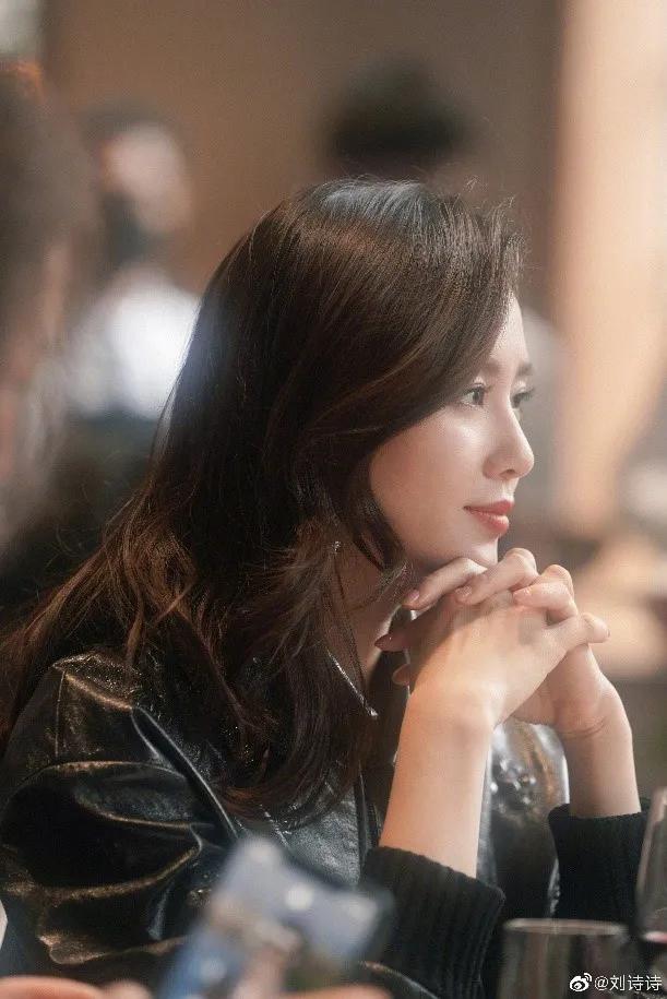 大脸妹子必选的三款发型,大脸额头窄适合什么发型