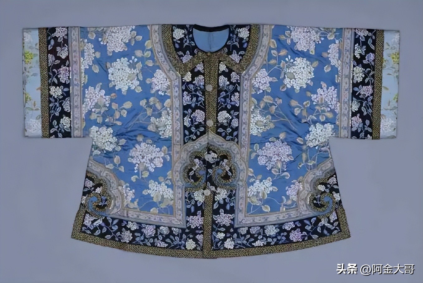 从夏朝至民国时期女性服饰变化,从秦汉到民国中国女性服饰的变迁