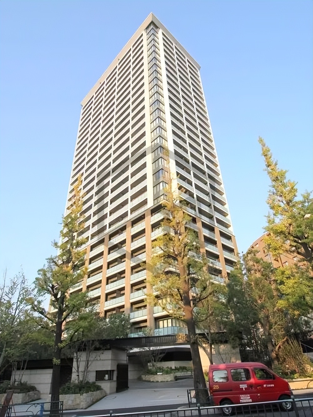 背着房贷要不要买车,背着房贷该不该要二胎