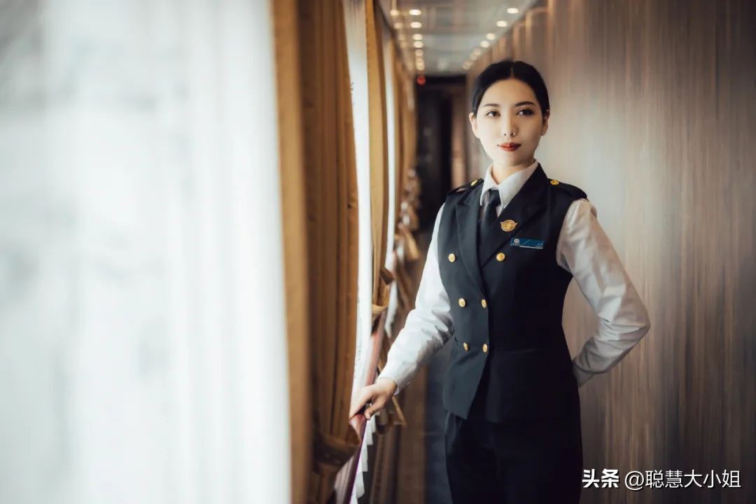 呼伦贝尔号开往雪国的极地列车 (中国高端列车呼伦贝尔号)