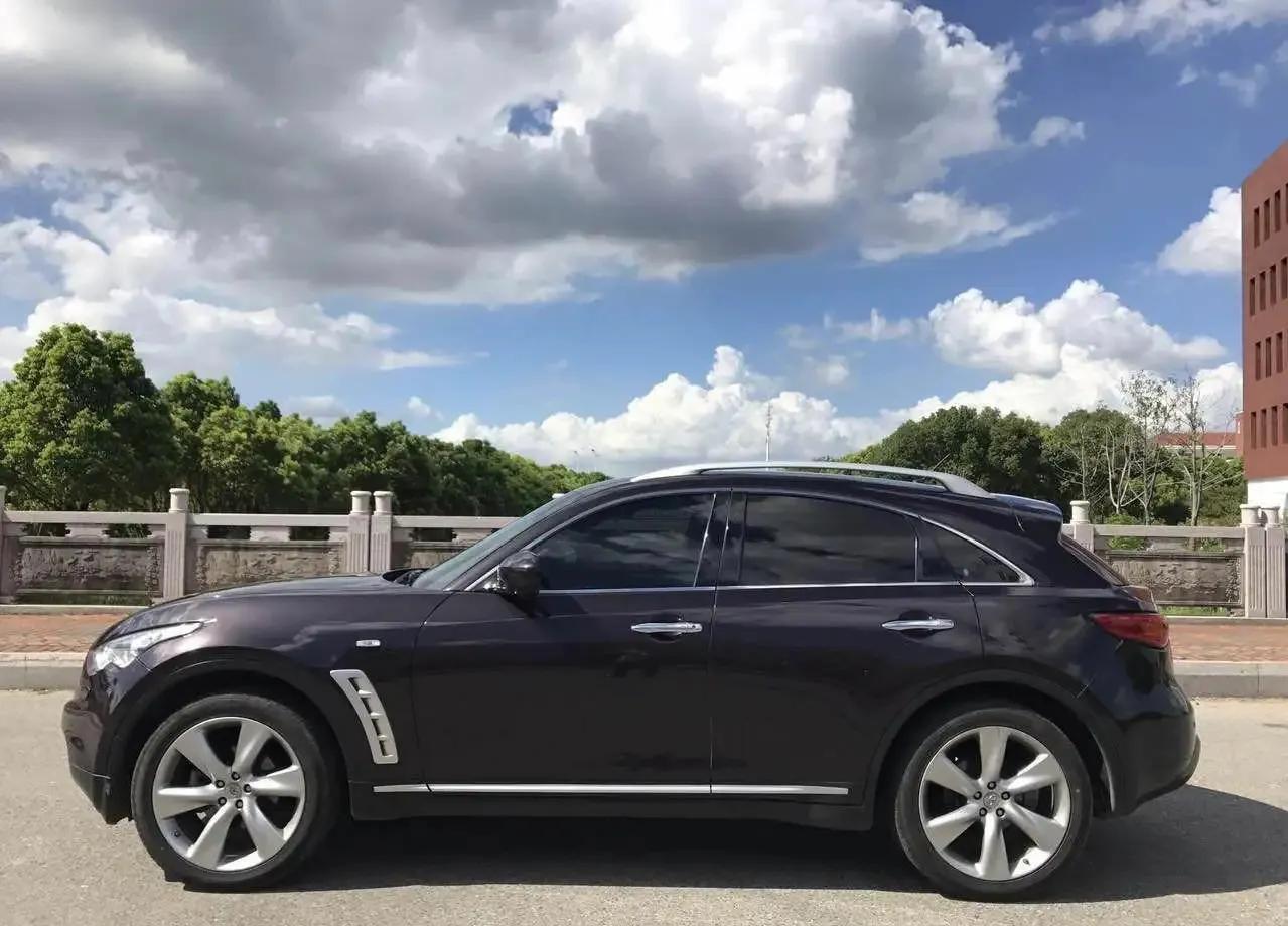 怪兽suv越野车,西装暴徒汽车suv英菲尼迪fx35