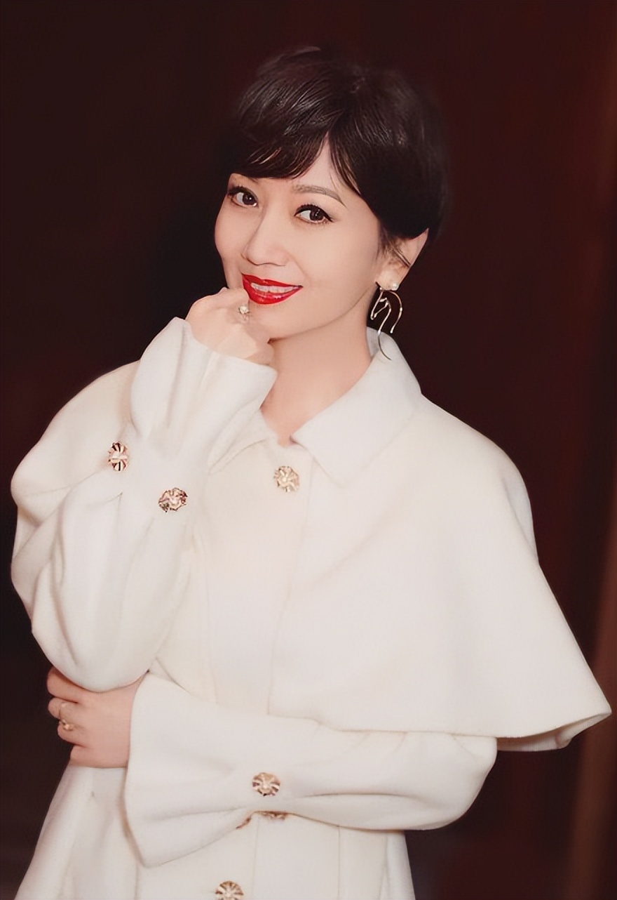 娱乐圈女星妆容,娱乐圈10位女星化妆前后