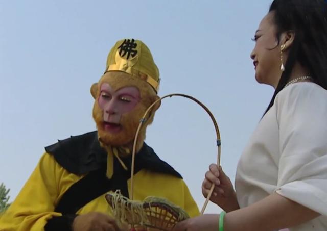 西游记中八戒两次巡山结果如何,西游记八戒把三清圣像扔茅坑