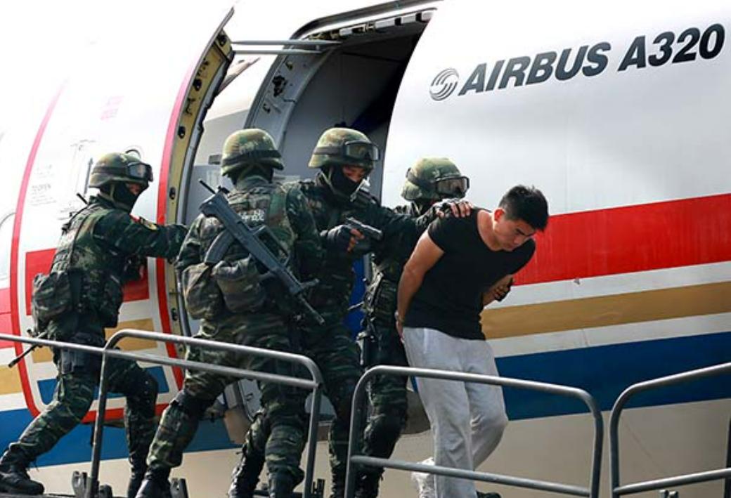 1993年一采购员私吞1.8万公款,劫机潜逃台湾,工具仅是一块肥皂