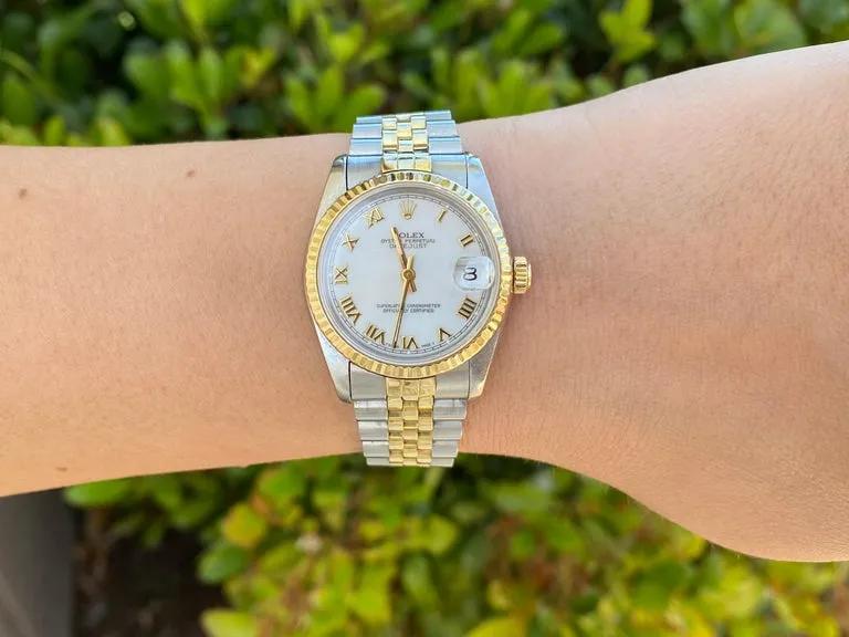 适合女性戴的手表轻奢品牌经典款,比较适合女生的十大名牌手表