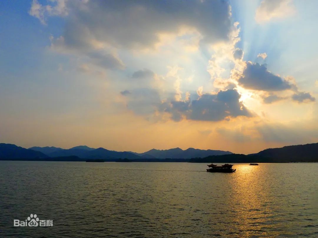 福州西湖最著名的景点名称,属于杭州西湖著名景点的是哪几个