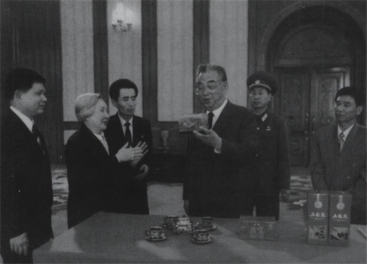 1997年重庆老妇访问朝鲜，祭拜金日成后，提出了一个大胆的建议