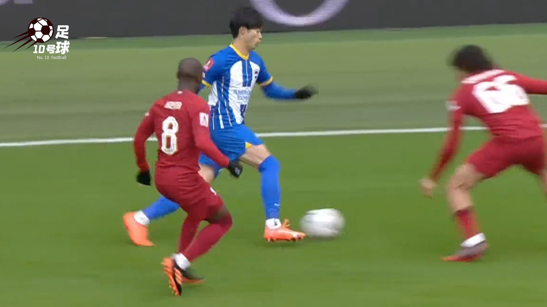 比肩“上帝之手”的1.88mm，身价暴涨13倍，踢出魔术足球