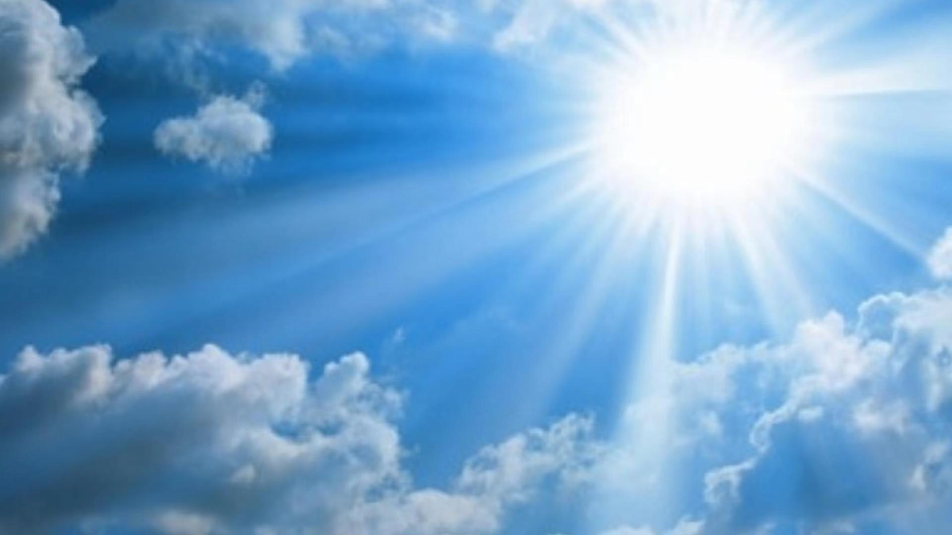 太阳表面再现巨洞约20个地球大小,太阳表面出现了巨洞是真的吗