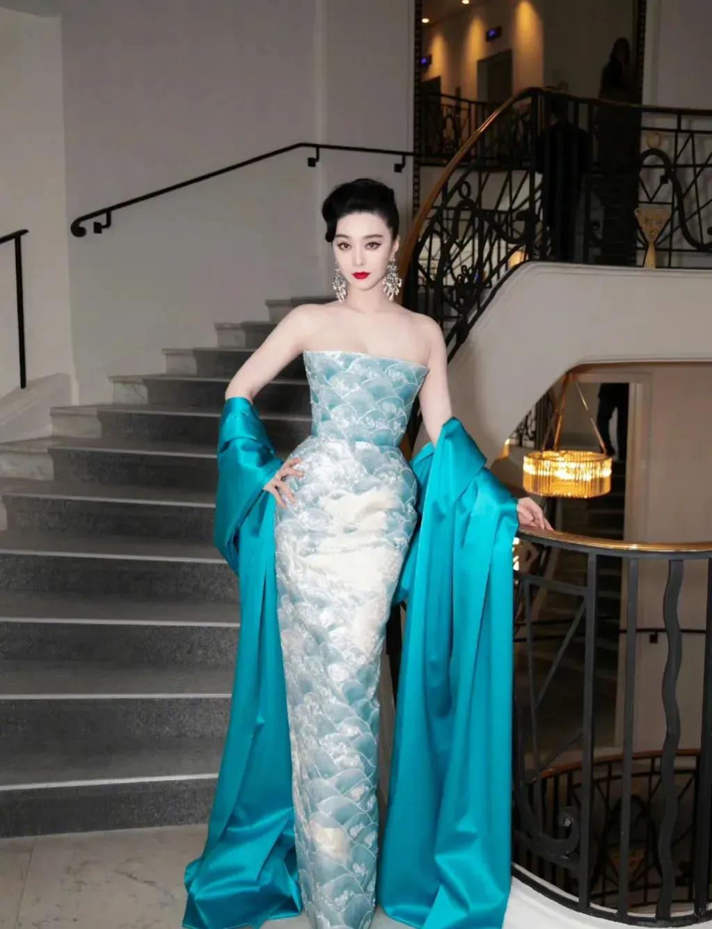 范爷戛纳红毯照,范爷戛纳穿龙袍