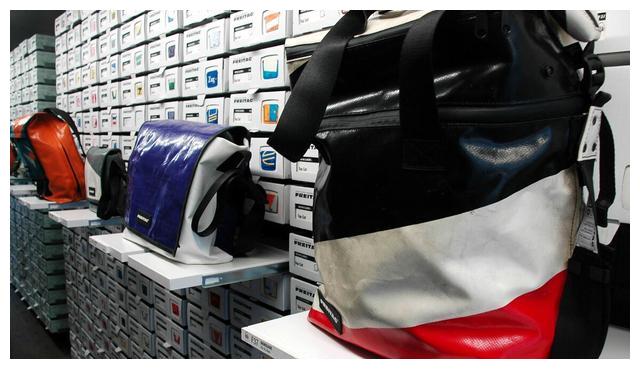 衣服棉与聚酯纤维比例多少最好,聚酯纤维和锦纶的衣服哪个好