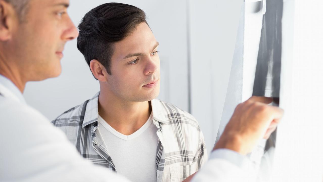 脚后跟干裂一般都是什么原因,脚后跟严重干裂是什么原因导致的