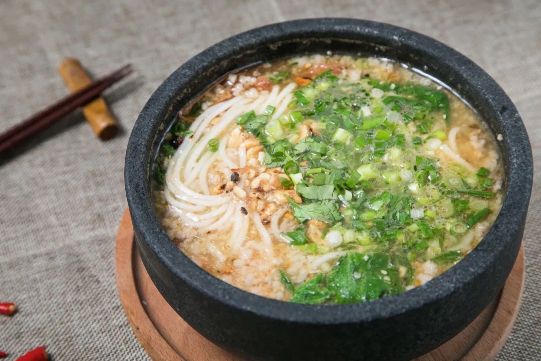 粉面速食米线,粉面味道寡淡不香浓