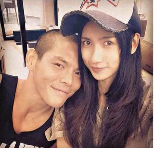 向佐夜会美女疑似出轨,向太回应:别多想,只是姐姐而已