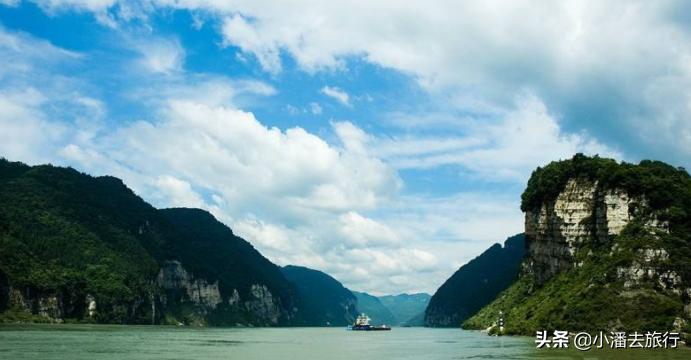 怎么游长江三峡,乘坐长江三峡8天7晚游轮的价格