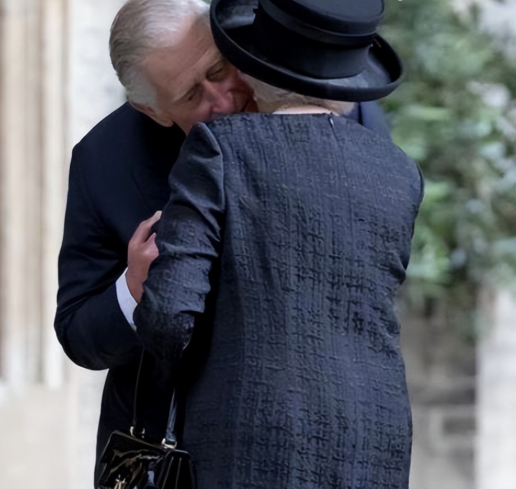 英女王哪一年去世,英女王逝世王室