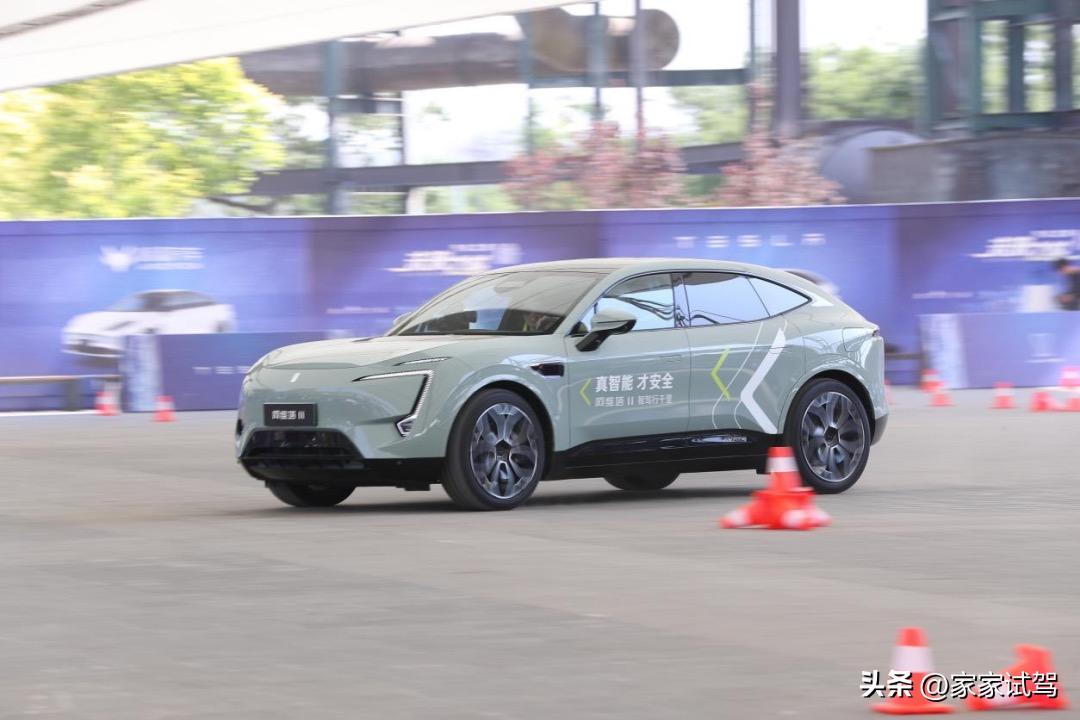 阿维塔11鸿蒙版车门开启位置,阿维塔智驾体验营开启