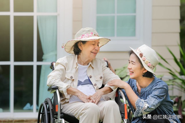 给母亲送终后,才明白真正的痛不是疾病,而是失去最后尊严