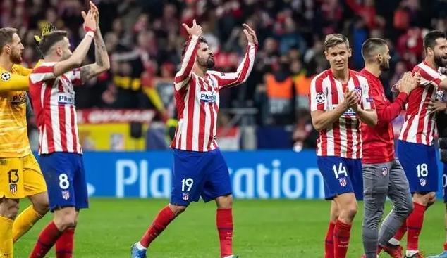 梅西和c罗对决梅西亮球衣,梅西难掩颓势c罗尽显球王本色