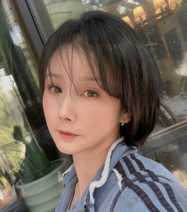 明星下颚骨整容后遗症,脸像鞋拔子怎么改善