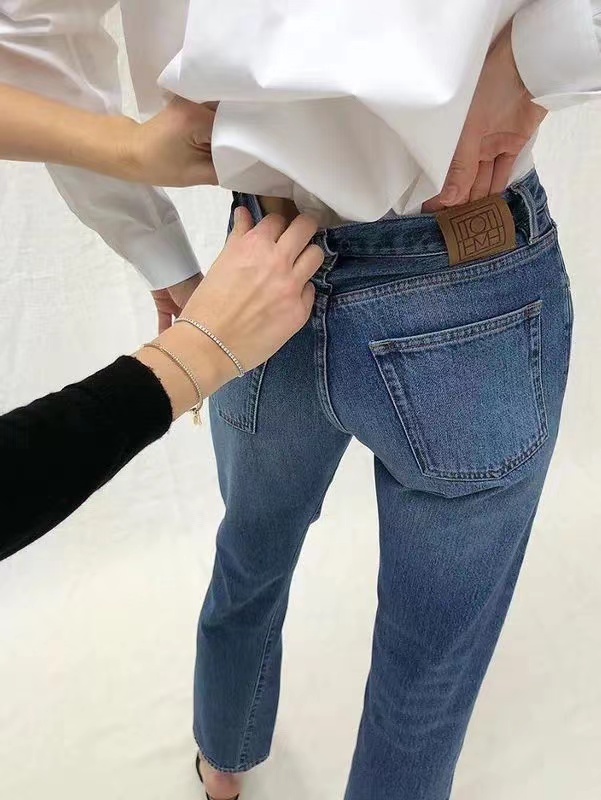 白衬衫牛仔裤永不过时的经典穿搭,fashion2牛仔裤