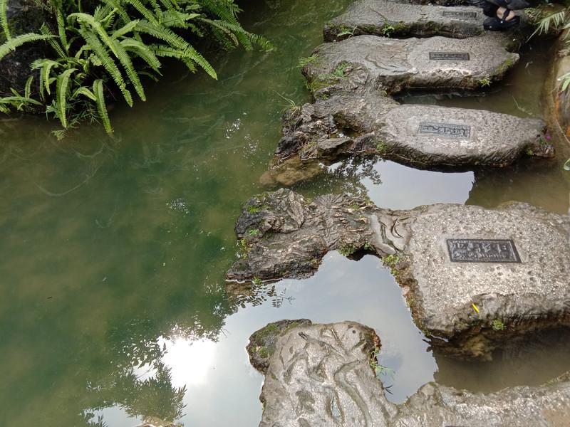 夏天贵州旅行攻略,贵州3-4天旅游攻略11月