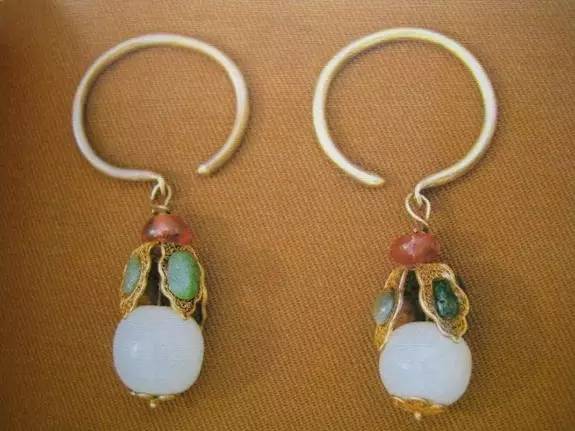 结婚三金一套真一套假,结婚三金没超过一万