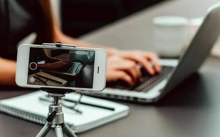 自己怎么拍短视频教程,创作短视频怎么添加文字配音