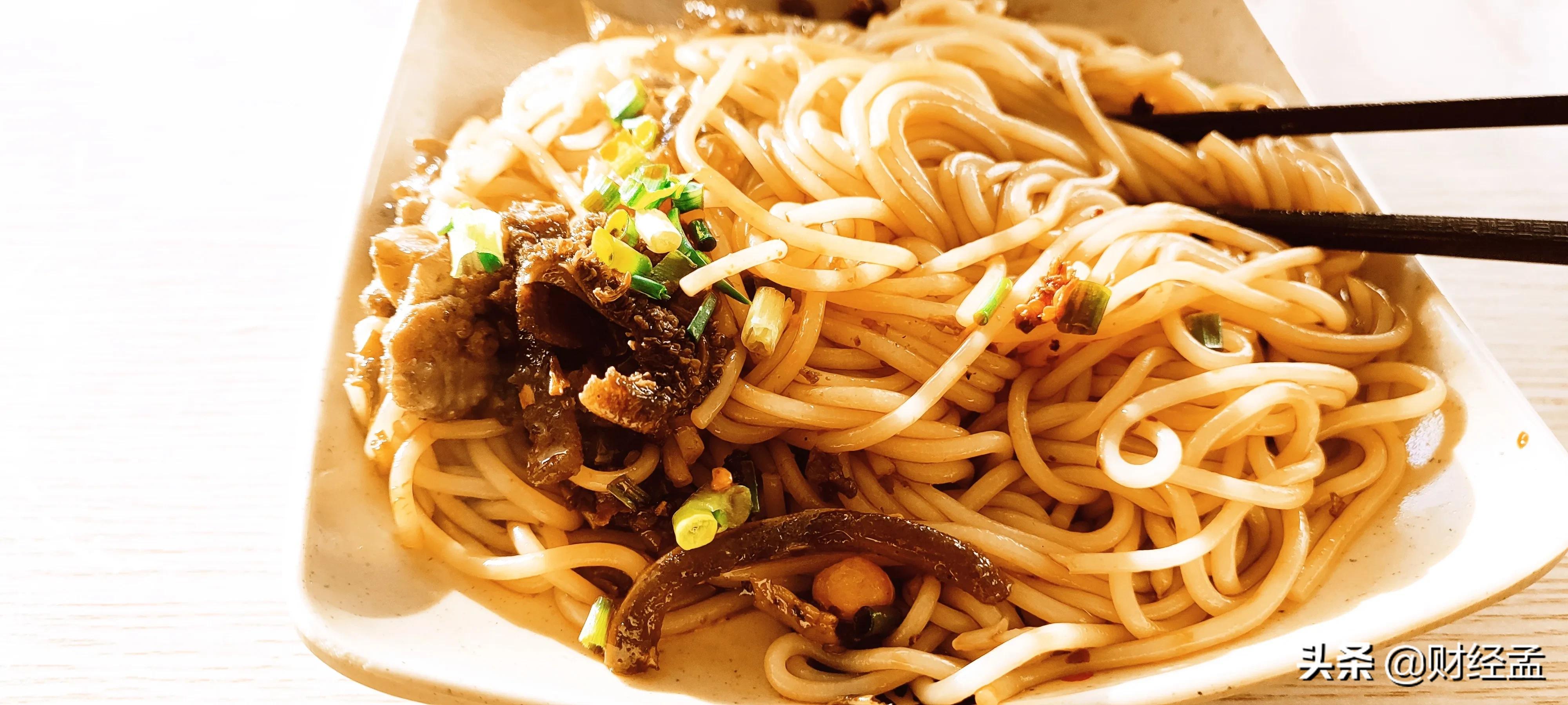 藏在巷子里的美食蟹脚捞粉,招牌菜蟹脚粉