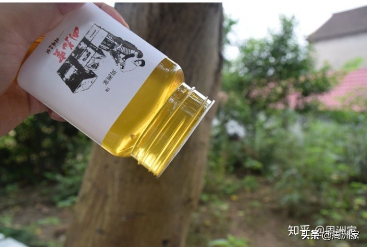 蜂蜜膨胀是什么原因还能吃不,蜂蜜瓶子里进了一点水多久会变质