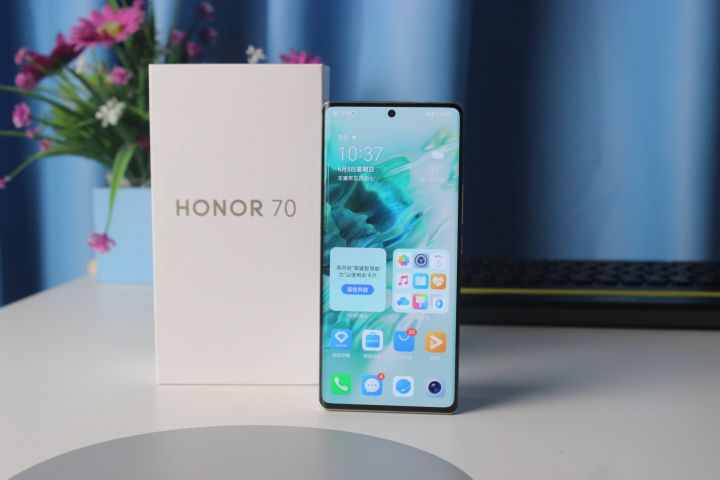 荣耀70标准版参数详细测评,荣耀70评测游戏