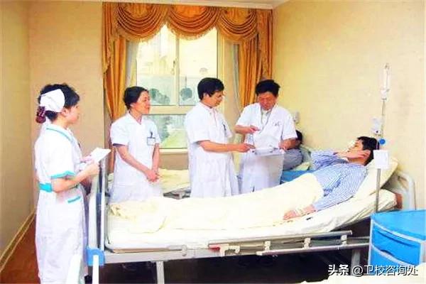 女孩学医专业就业前景,学医女生适合的职业