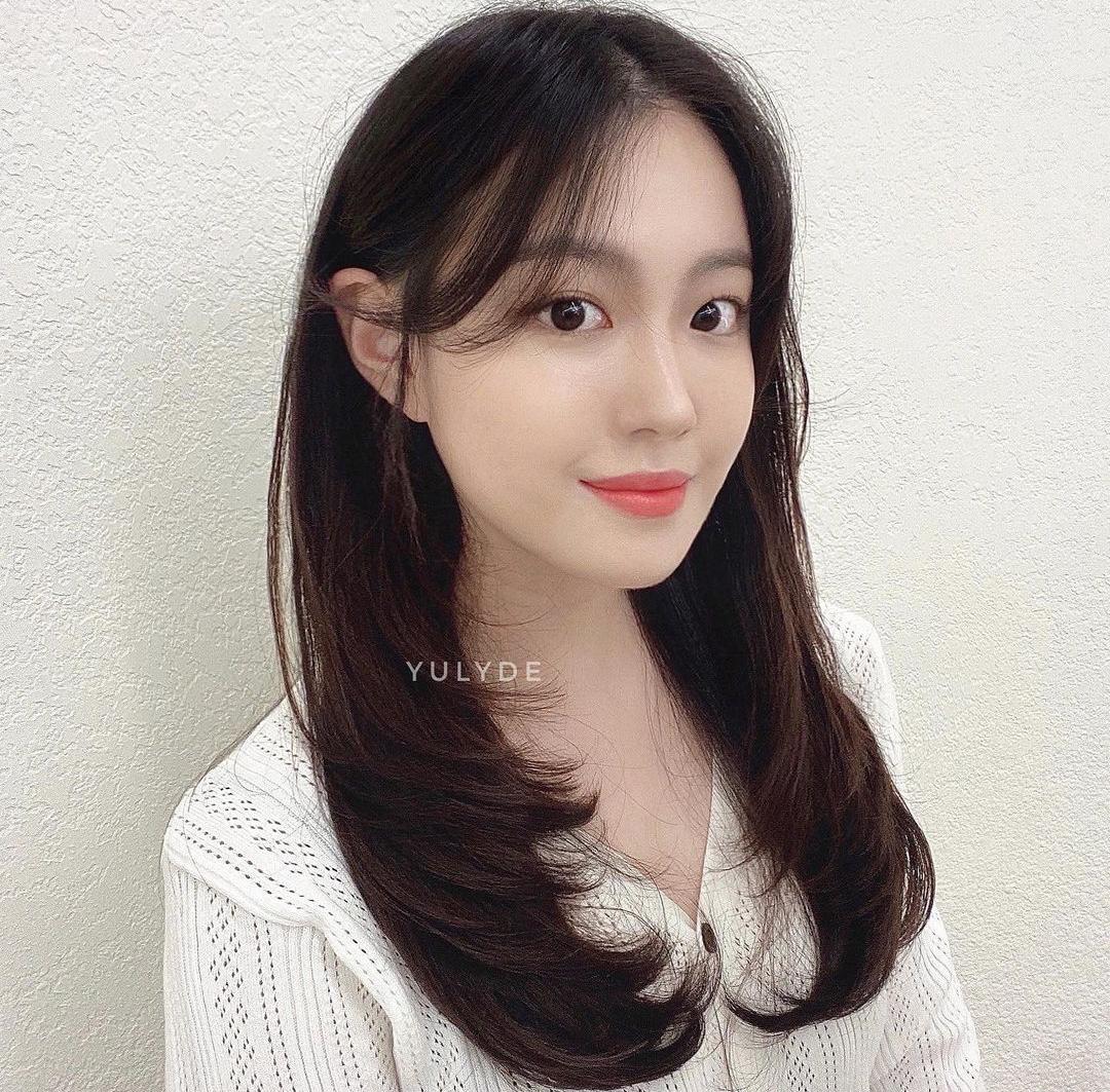 大圆脸适合什么发型,圆脸烫什么发型好看