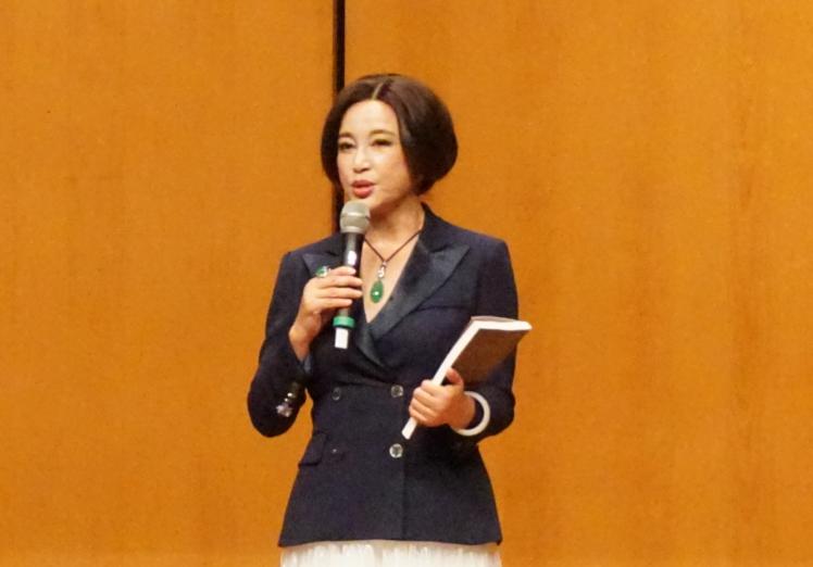 如今65岁的刘晓庆生活依然潇洒,65岁的刘晓庆回老家