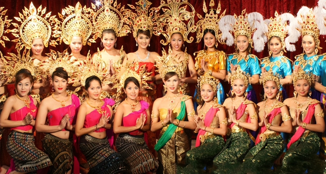 泰国人妖的“血泪史”，揭秘人妖背后的真正生活